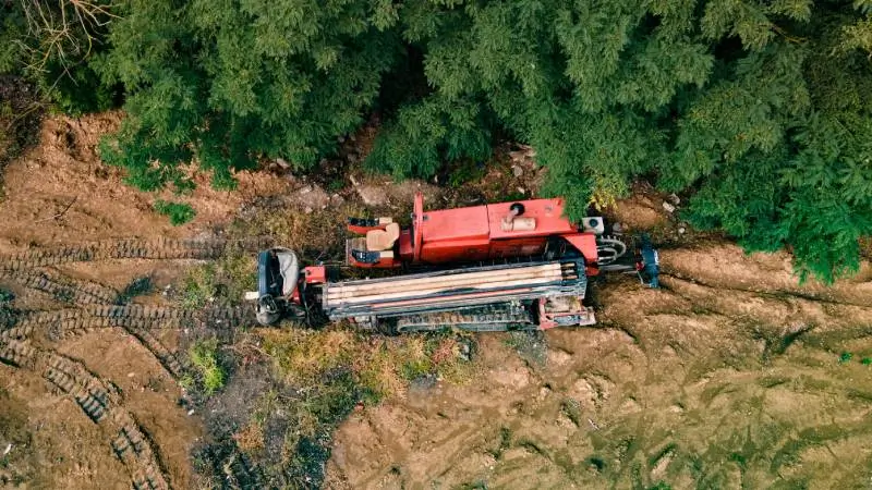 forestry-mulcher-grinding-brush-and-small-trees-on-east-texas-property